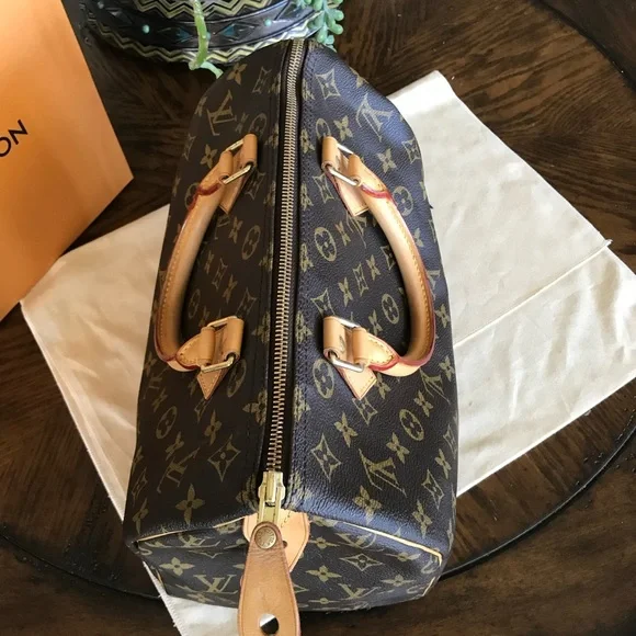 Exquisite Louis Vuitton Speedy 30 - Picture 7 of 17